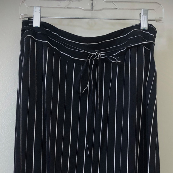 LOFT NWOT Black/White Striped Midi Skirt - Picture 7 of 7